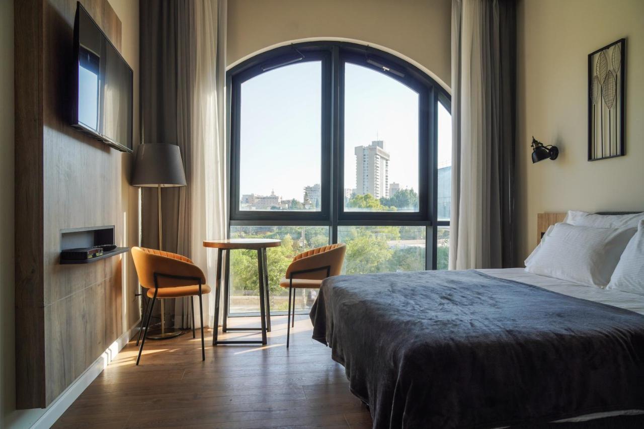 Apartique Hotel Yerusalem Bagian luar foto