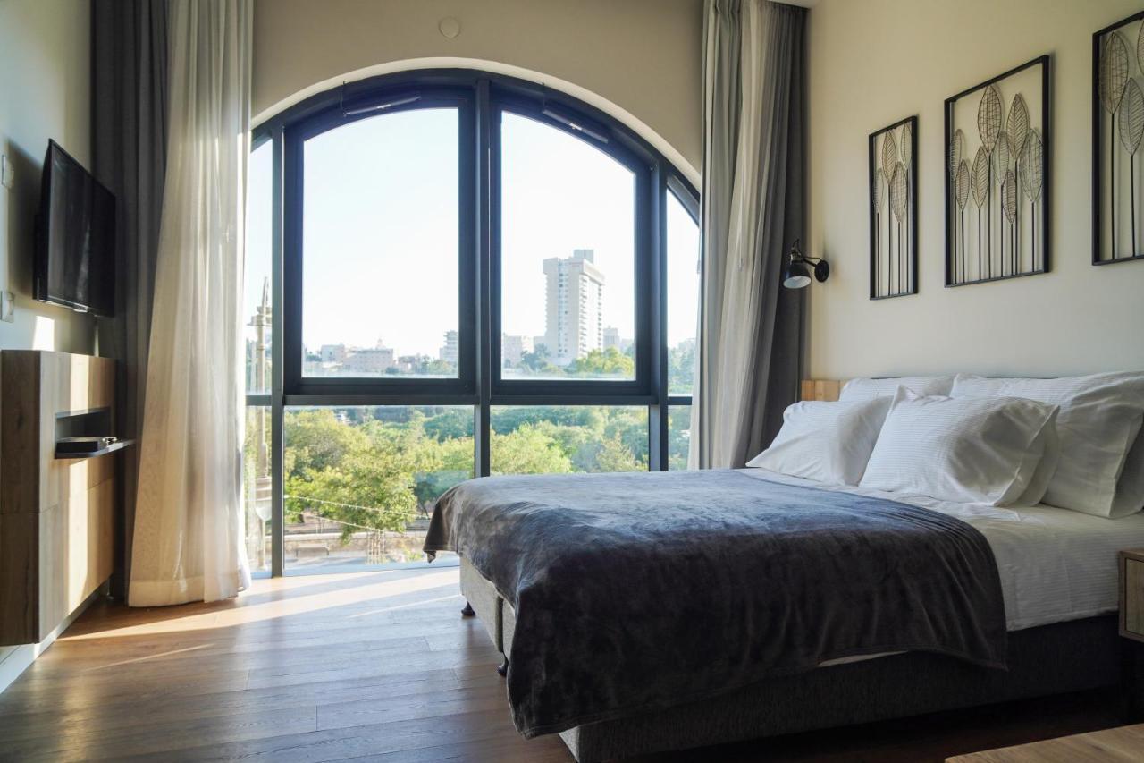 Apartique Hotel Yerusalem Bagian luar foto