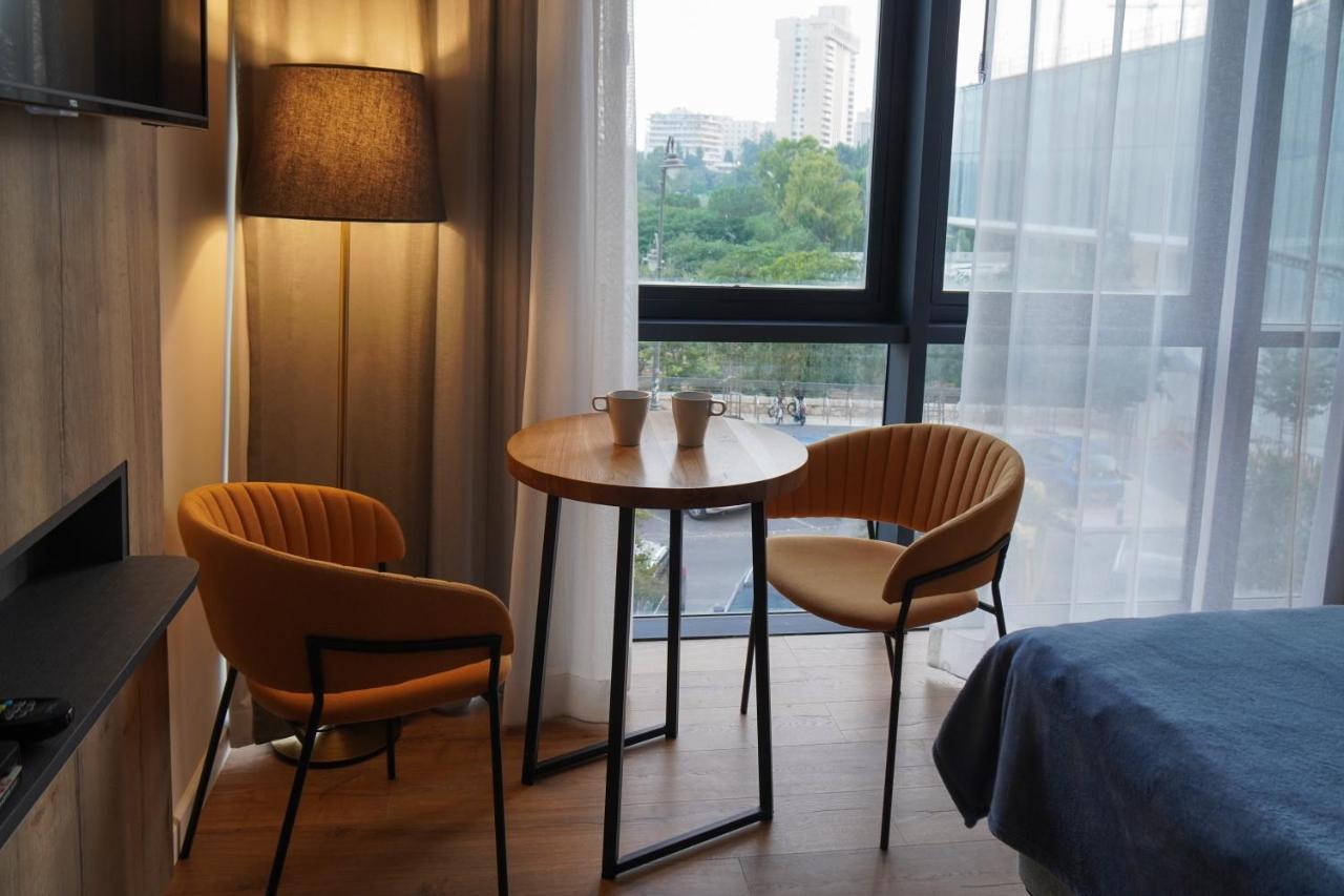 Apartique Hotel Yerusalem Bagian luar foto