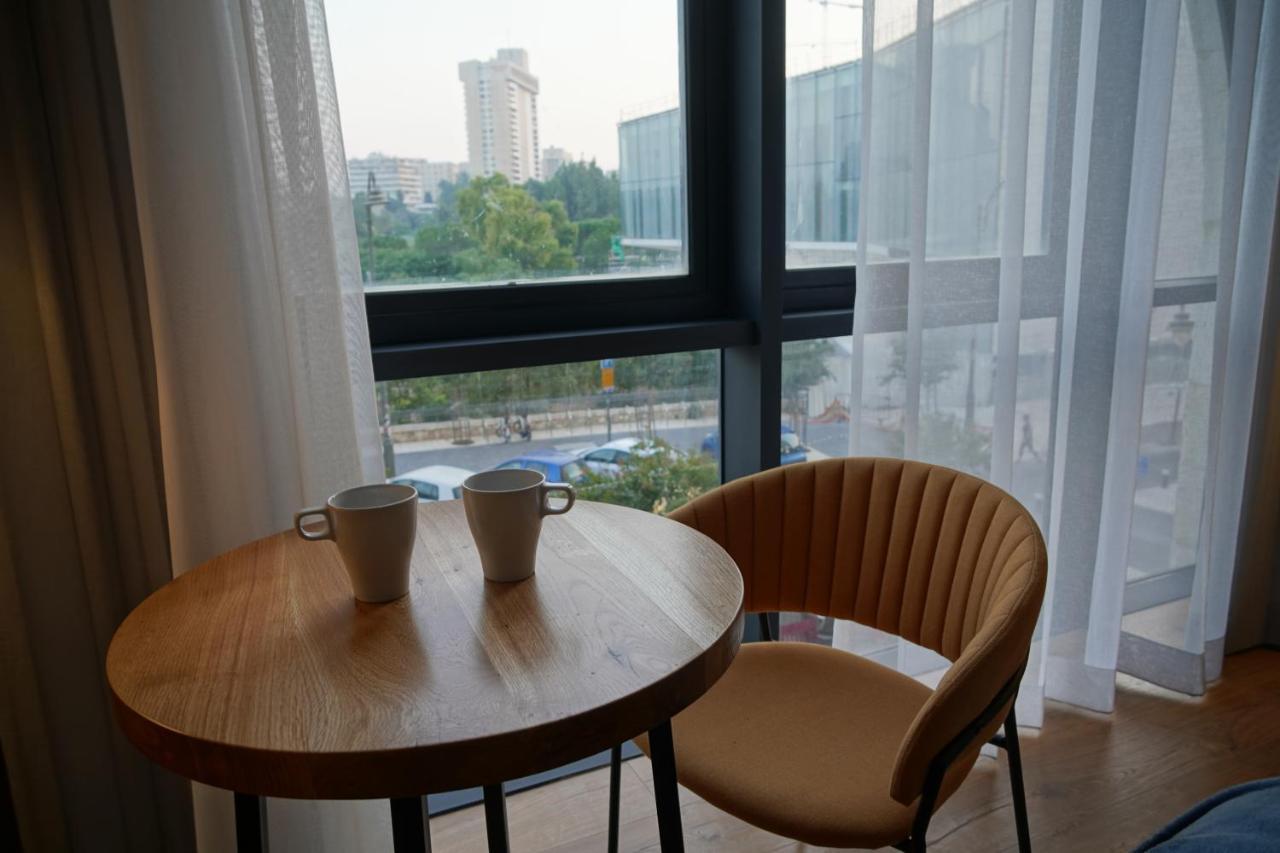Apartique Hotel Yerusalem Bagian luar foto