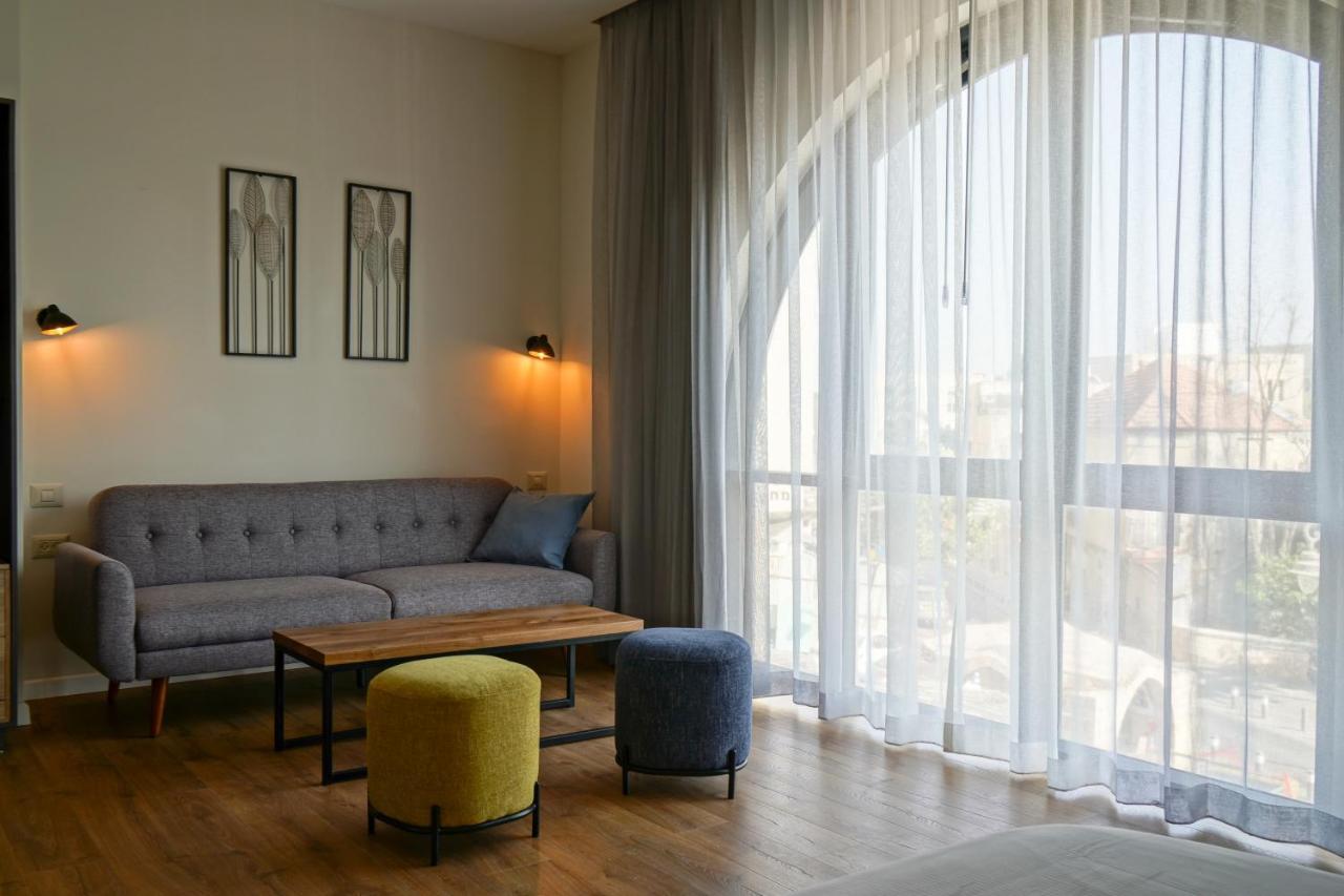 Apartique Hotel Yerusalem Bagian luar foto