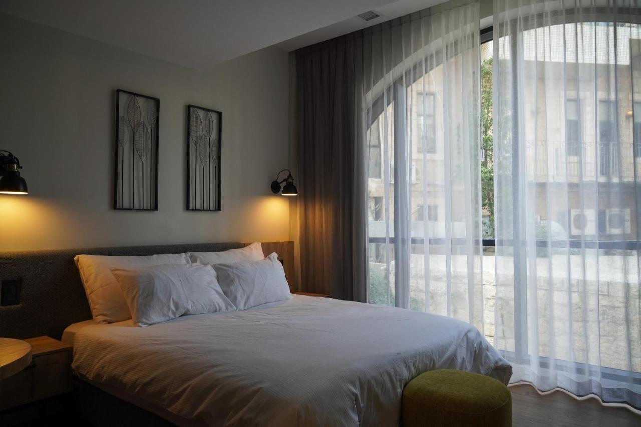 Apartique Hotel Yerusalem Bagian luar foto