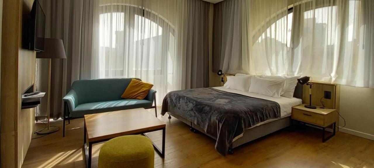 Apartique Hotel Yerusalem Bagian luar foto