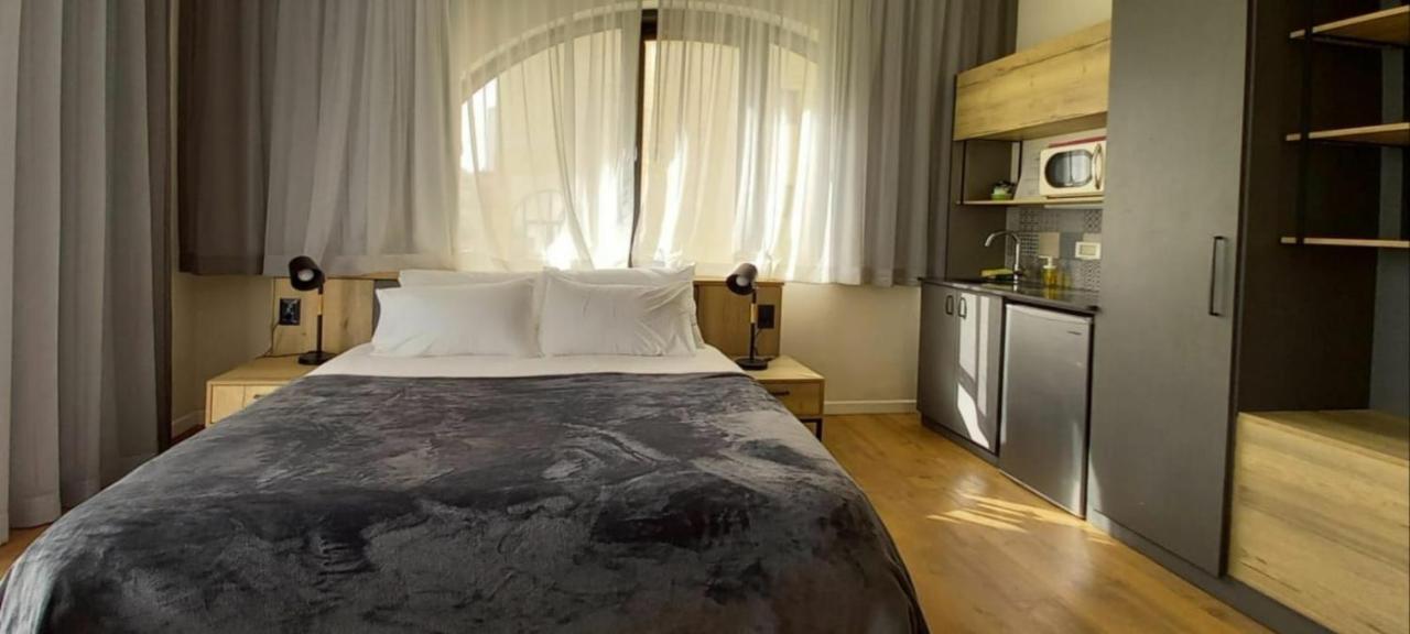 Apartique Hotel Yerusalem Bagian luar foto